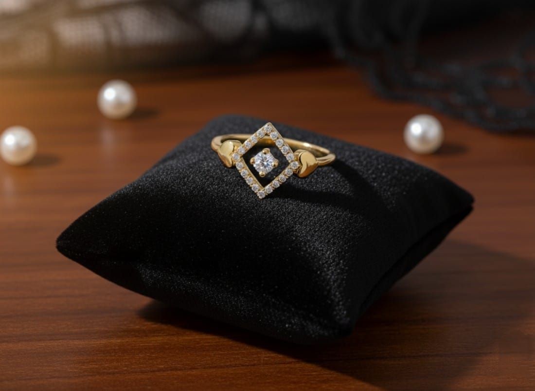 Geometric Diamond Heart Ring (Gold)